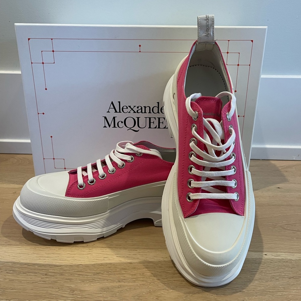 Men’s Alexander McQueen Slick Tread Sneakers